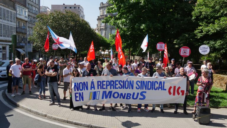 La CIG inicia protestas para exigir la readmisión de cuatro despedidos en Monbus y denuncia «represión sindical»