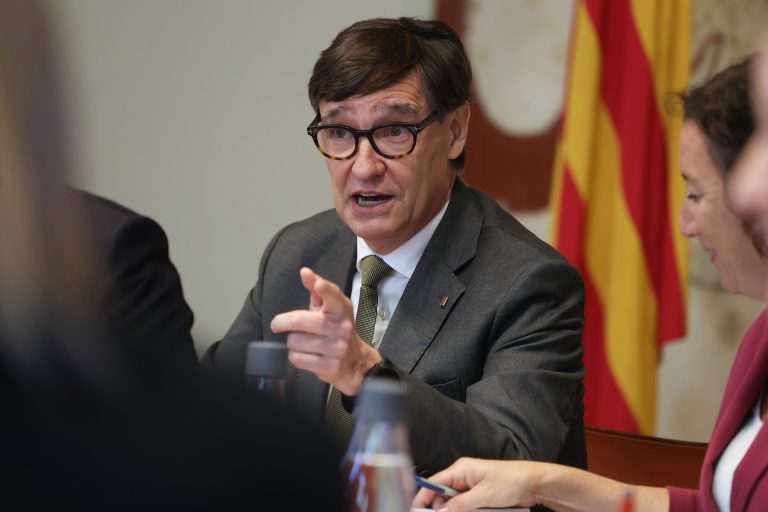 Illa pide a empresarios catalanes y gallegos reconocer la diversidad como «una riqueza» de España