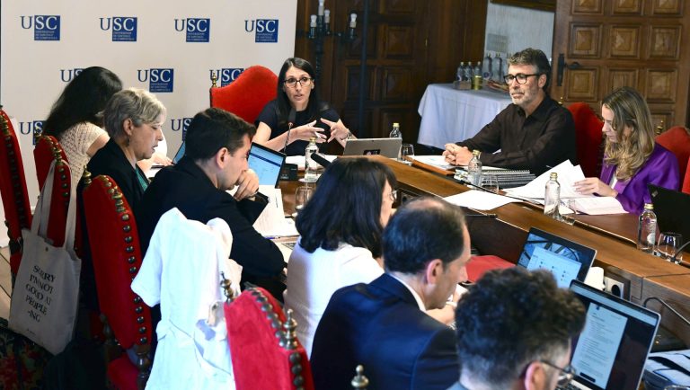 La USC aprueba una oferta de empleo para este año con 174 plazas de docentes y 115 de administrativos