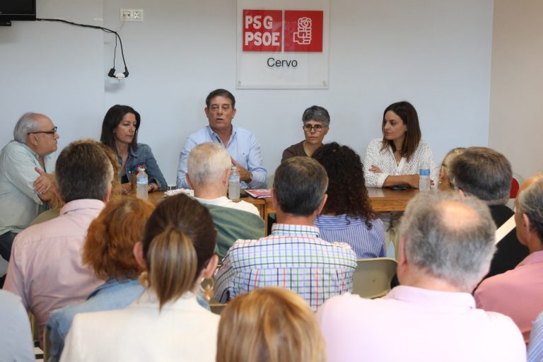 Besteiro insta a Alcoa a «acelerar» la construcción del horno de ánodos: «Nada impide que se inicie»
