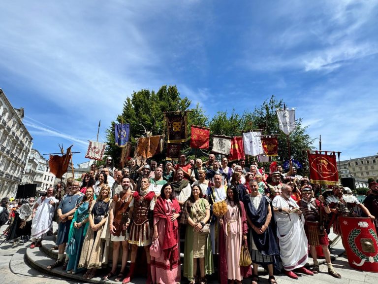 La alcaldesa de Lugo preside la recepción a tropas y tribus durante el Arde Lucus y revindica la festividad