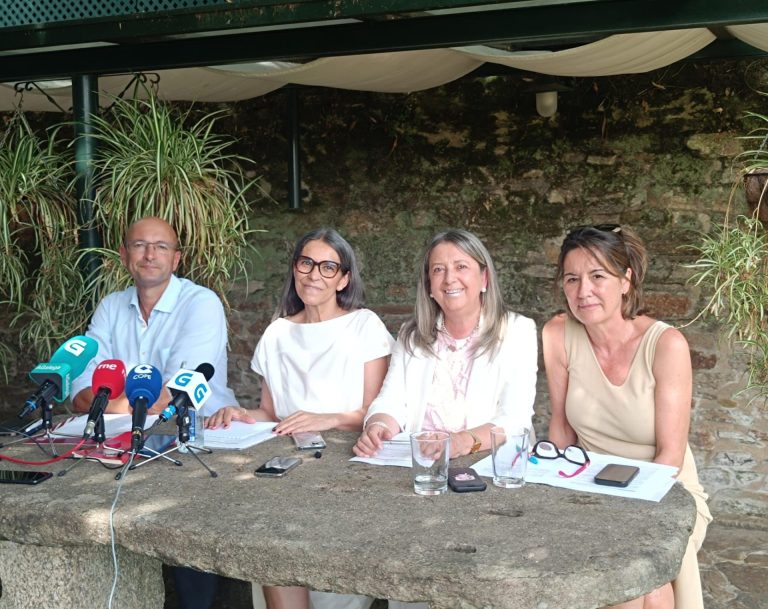 Los exediles del PSOE de Santiago presentarán una candidatura independiente que encabezará Mercedes Rosón