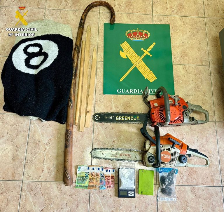 Sucesos.- Prisión para dos personas por secuestrar y pegar a un varón por una deuda de 500 euros en O Carballiño
