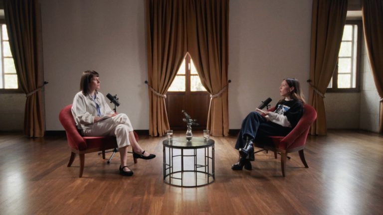 Pontón conversa sobre la crisis de la vivienda con la arquitecta Laura Pato, ‘Le Petit Patito’ en redes, en ‘CódigoAna’