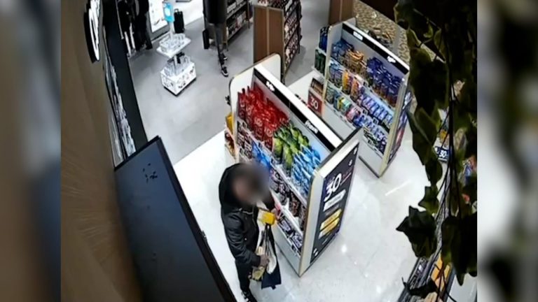 Desmantelada una red asentada en A Coruña que robaba artículos en aeropuertos europeos para venderlos en Reino Unido