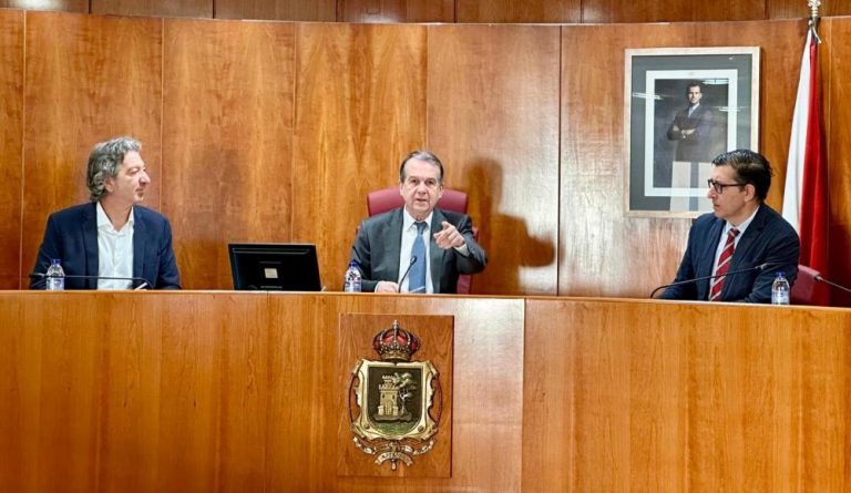 El gobierno de Vigo llevará al pleno sus peticiones para la Xunta sobre el aeropuerto, financiación y Atención Primaria