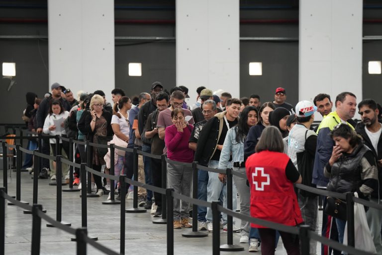 La regularización extraordinaria de migrantes acaba mañana entre exigencias de entidades para ampliar plazos