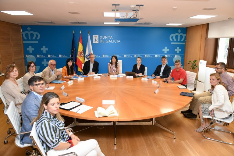 La Xunta construirá un nuevo aparcamiento para el CHUS de 1.500 plazas y propone uno provisional de unas 500