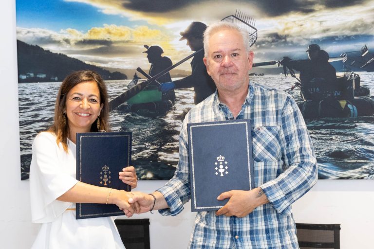 Pesca.- La Xunta firma con la Sociedade Cooperativa Galega Ría de Arousa el convenio para restaurar bancos marisqueros