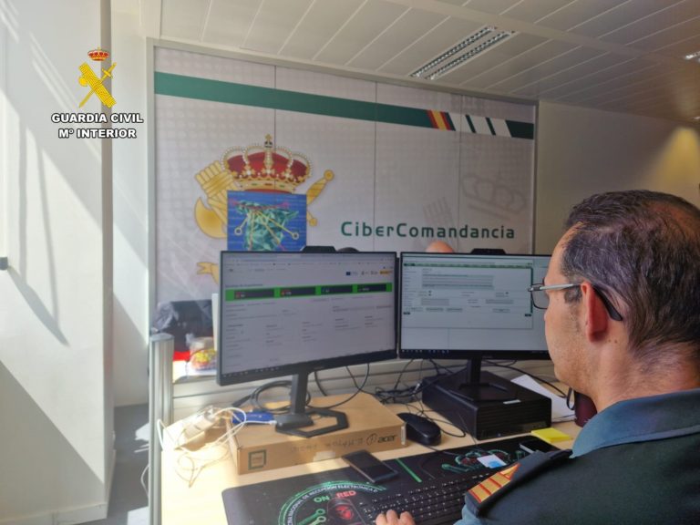 Sucesos.- Detenida en Ribeira por estafar 7.000 euros a una empresa haciéndose pasar por uno de sus proveedores