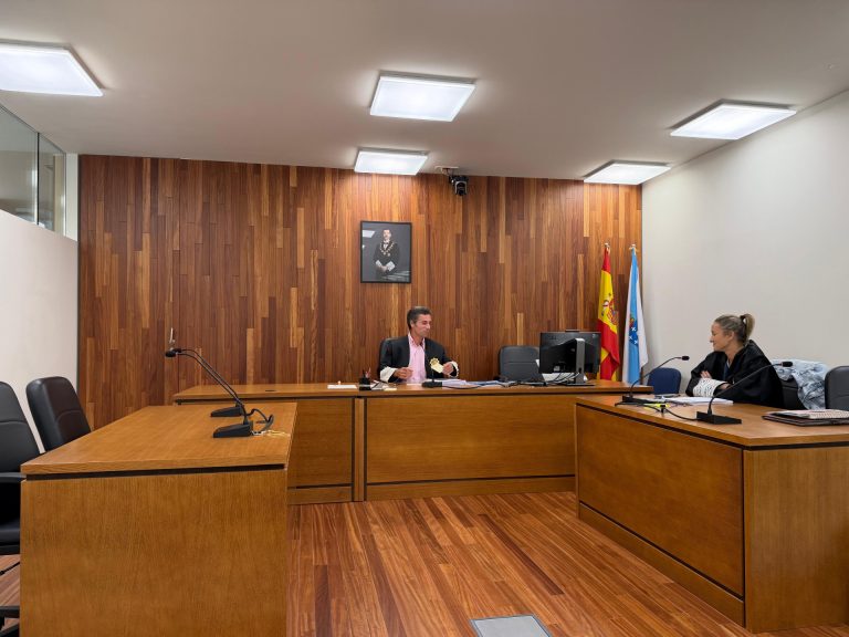 Juzgan a un abogado por masturbarse ante una víctima de violencia de género a la que defendía: «Me sentí humillada»