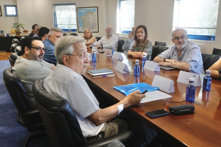 Pesca.- Mejilloneros presentan ante Mar estudios que muestran los beneficios ambientales de las bateas