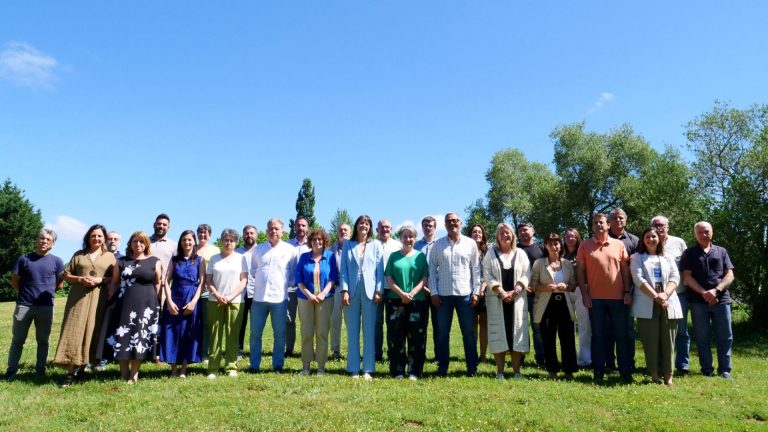 El BNG se erige en referente de «buen gobierno», convencido de que será la fuerza que más crezca en las municipales