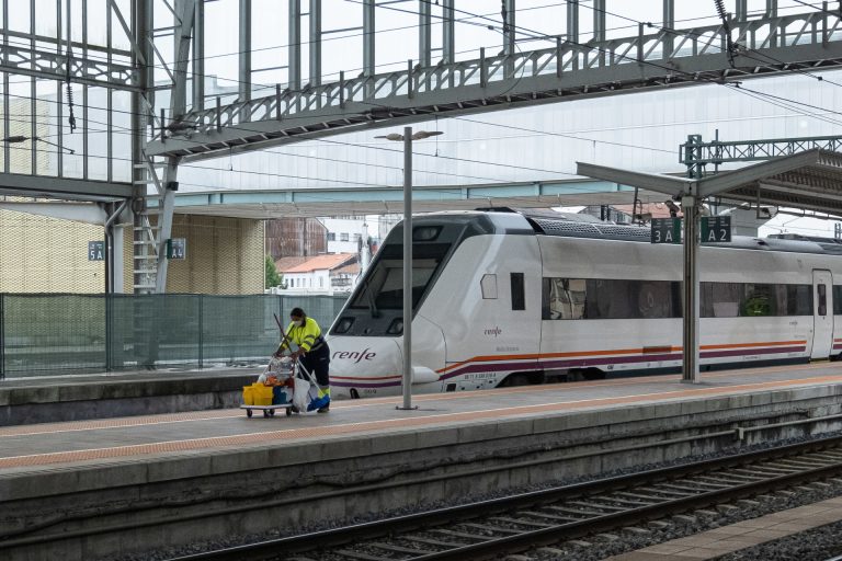 Restablecida la circulación ferroviaria entre A Gudiña y Sanabria tras interrumpirse por una incidencia en la catenaria