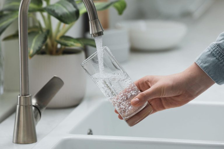 Cada gallego gasta al día 115 litros de agua, entre los de menor consumo por comunidades