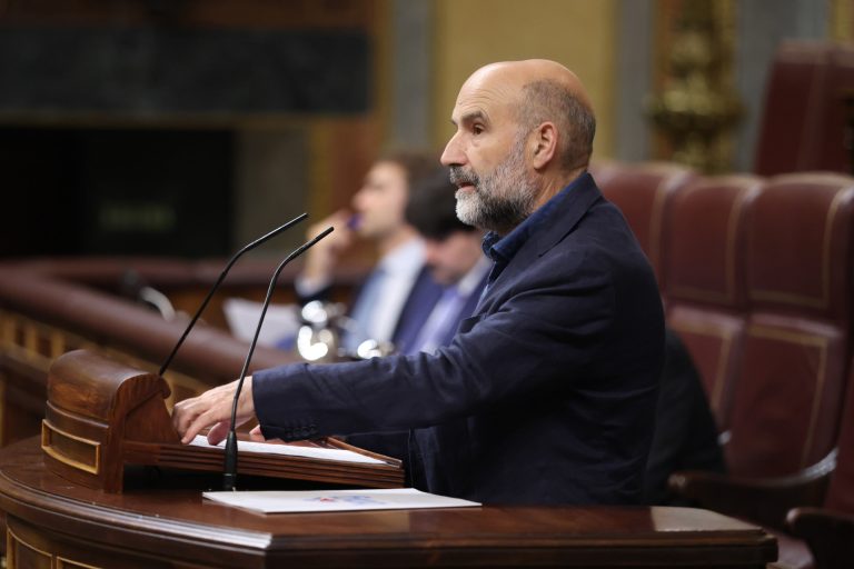 El BNG exige explicaciones por la «nueva avería» del FEVE y reclama un plan urgente de modernización
