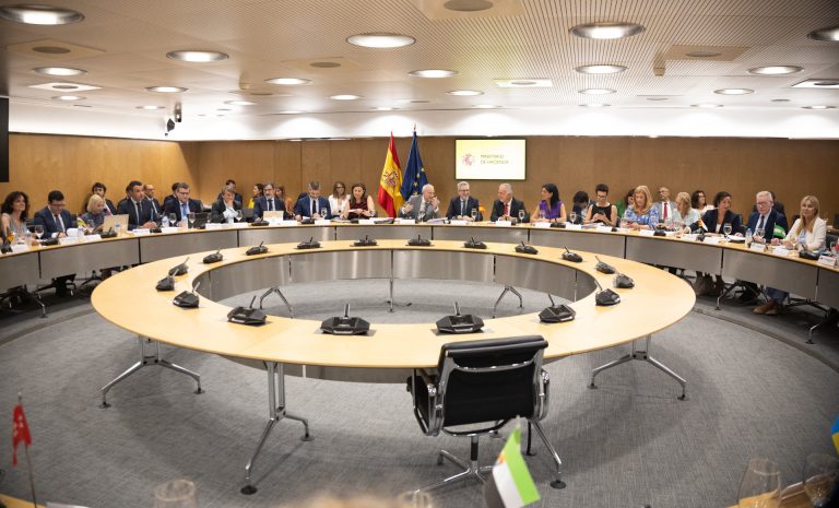 Hacienda se abre a debatir y establecer objetivos de déficit asimétricos por CCAA según su situación fiscal