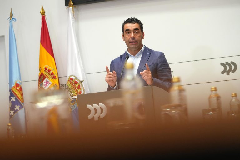 La Diputación de Pontevedra adjudica por 500.000 euros el contrato de teleasistencia, con una vigencia de dos años