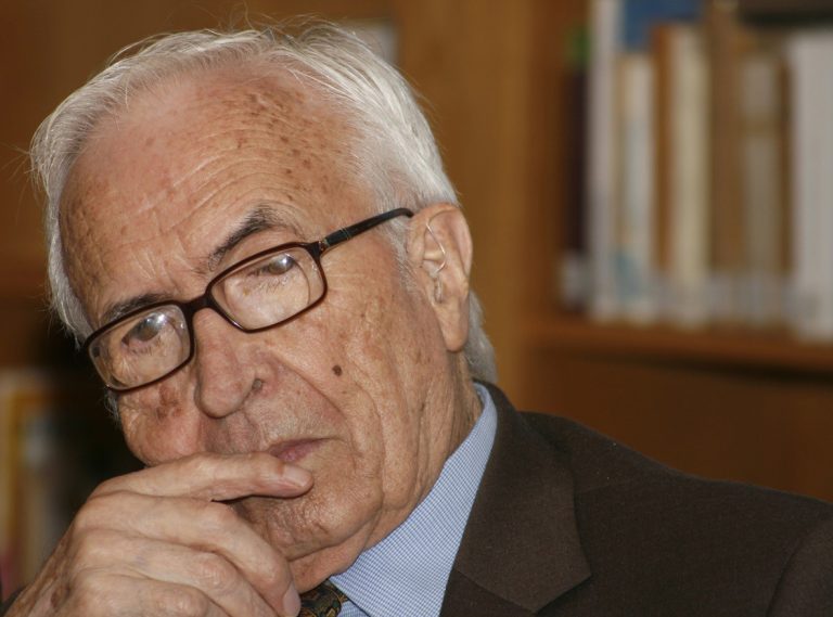 Xosé Neira Vilas será el autor homenajeado en las Letras Galegas de 2027