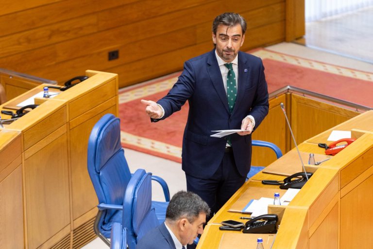 Pleno.-La Xunta defiende su gestión tras las riadas en Ourense y afea la «desaparición» de la Confederación Hidrográfica