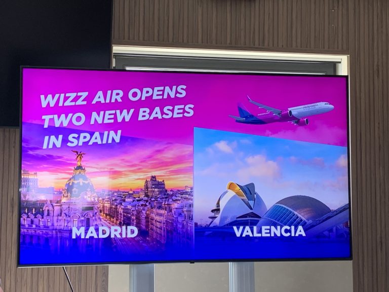 Wizz Air anuncia su expansión en España e incluirá nuevos vuelos directos entre Santiago y Madrid, Valencia y Bilbao