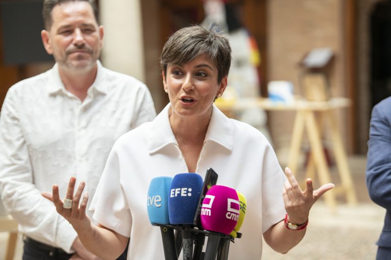 Economía.- El Gobierno envía a las CCAA la documentación para pagar los primeros 800 millones del Plan de Vivienda
