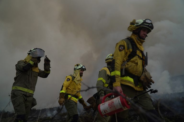Rural.- Activos incendios forestales en Laxe, Vimianzo y Ribas de Sil, que estuvo en el nivel 2 durante la madrugada