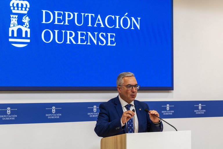 Luis Menor traslada su pesar por las víctimas del incendio en Almería y alerta de un verano «complicado» en Ourense