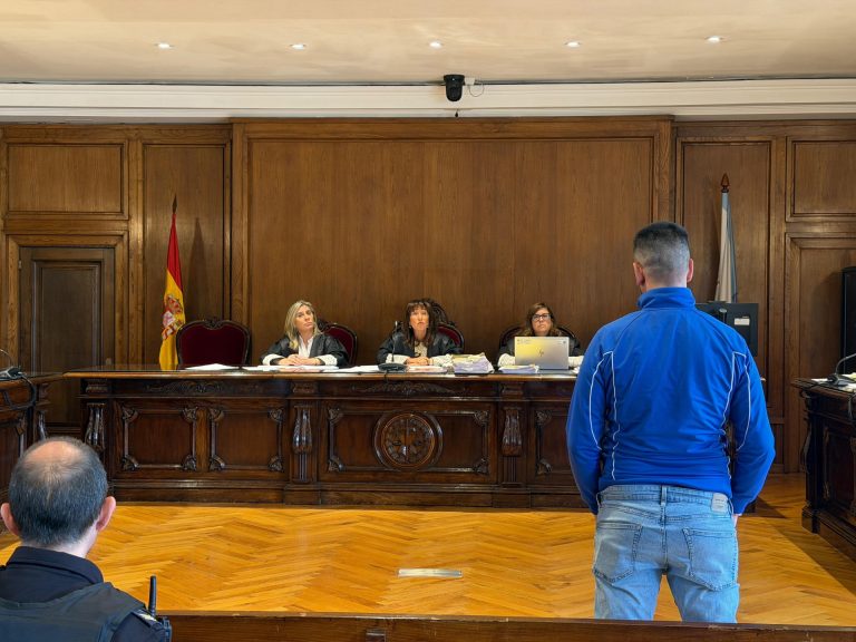 El acusado de prender fuego a su expareja en Vigo dice «no recordar» los hechos aunque «se arrepintió» y se entregó