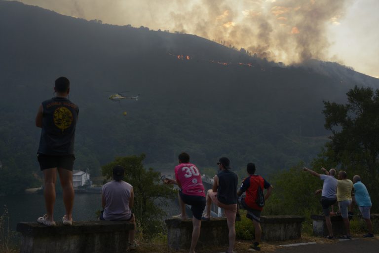 Rural.- Extinguido el incendio de Vimianzo-Laxe, en la Costa da Morte, tras quemar casi 230 hectáreas