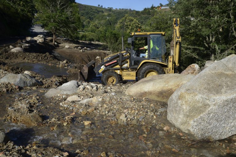 La Diputación de Ourense termina la retirada de escombros de la ‘zona cero’ de las riadas