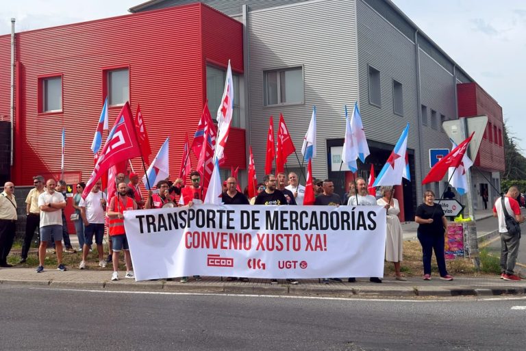 Personal del transporte de mercancías reclama en Santiago un «convenio provincial digno»