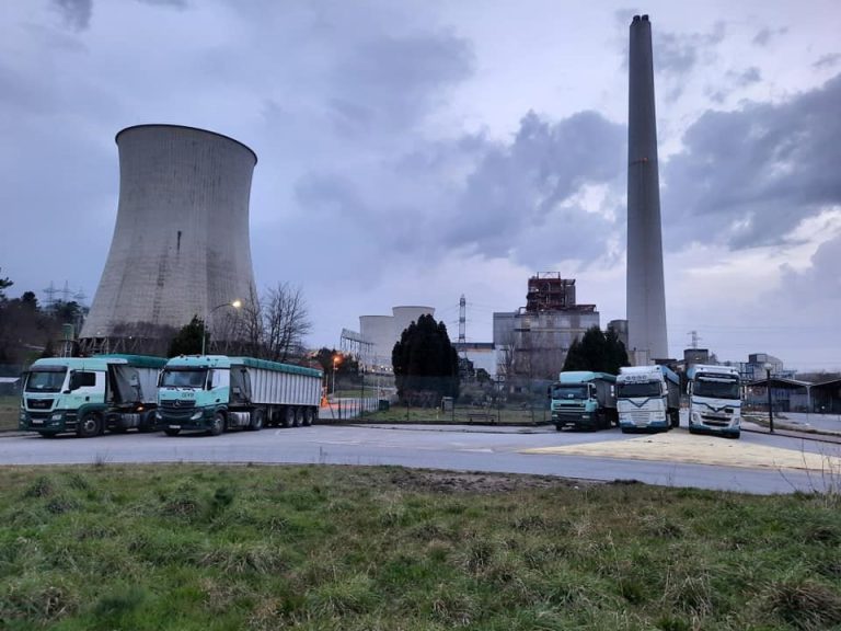 La Plataforma en Defensa del Patrimonio Industrial de As Pontes levanta el encierro tras el compromiso del alcalde