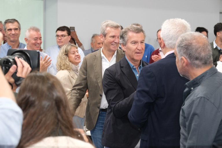 (AM) Feijóo critica que haya partidos «con decisión» en el Gobierno que quieren que pierda España: «Vamos a ganarles»