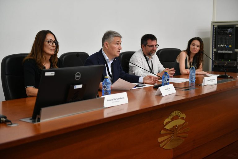 Expertos debaten sobre el envejecimiento celular y el metabolismo en un congreso internacional de la UDC