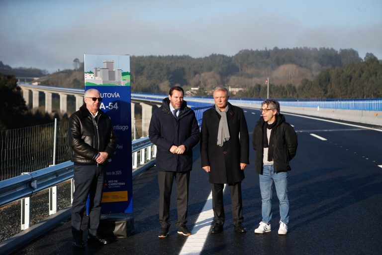 El Gobierno autoriza una nueva modificación del contrato de obras de la autovía Santiago-Lugo por más de 240.000 euros