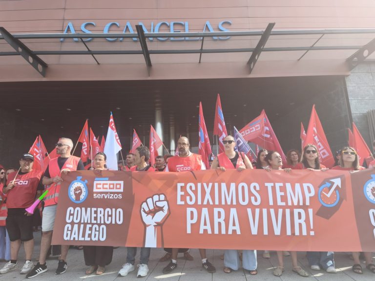 CC.OO. ‘calienta motores’ para la huelga del comercio con una concentración contra la apertura domingos y festivos
