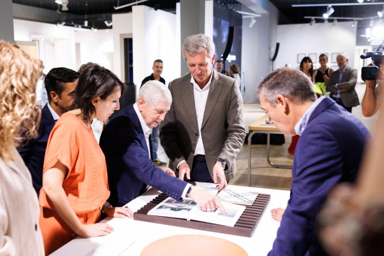 Rueda ensalza al Grupo Cándido Hermida como ejemplo de la industria gallega y destaca su apuesta por la FP Dua