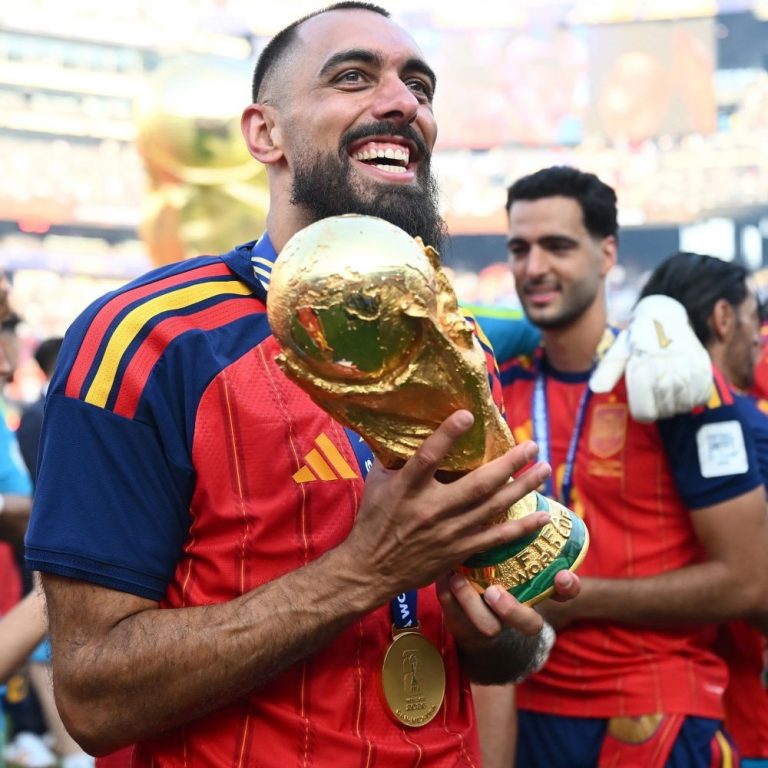 El Ayuntamiento de Vigo anuncia un homenaje a Borja Iglesias tras ganar el Mundial de Fútbol con la Selección española
