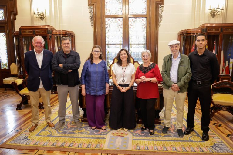 Alcaldesa de A Coruña propone a Salvador de Madariaga como hijo predilecto en el 50 aniversario de su regreso del exilio