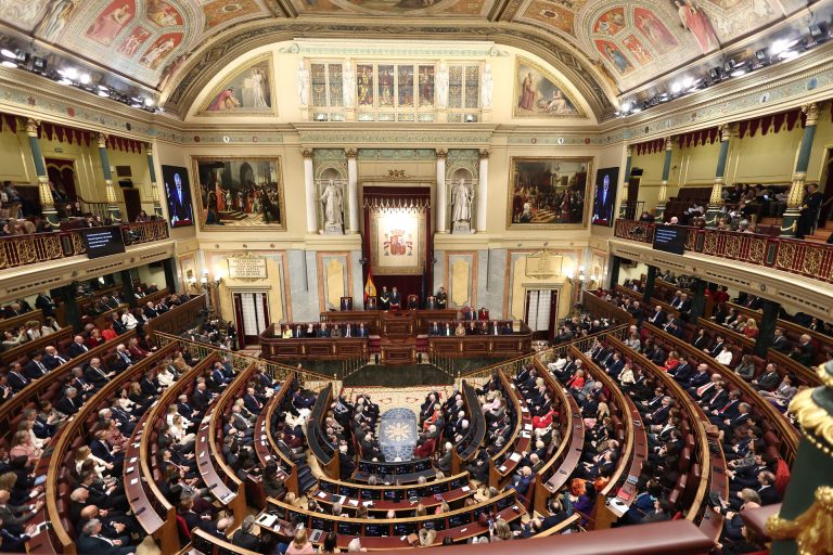 El Congreso reforma su Reglamento para facilitar que las minorías tengan grupo propio en la próxima legislatura