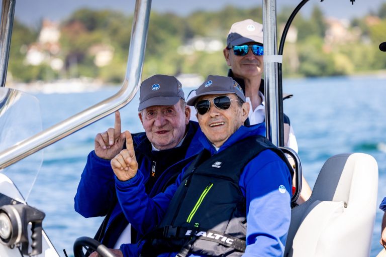 El ‘Bribon’ de Sanxenxo y el rey Juan Carlos conquistan su quinto Europeo consecutivo de 6 Metros