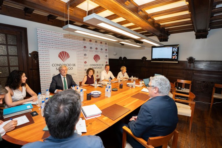 El Consorcio de Santiago rehabilitará viviendas abandonadas en casco histórico y aporta 600.000 euros al muro de Bonaval