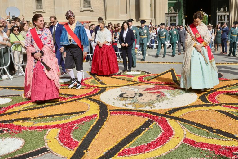 La alfombra floral de Ponteareas (Pontevedra) volverá a engalanar la plaza del Pilar el próximo 12 de octubre
