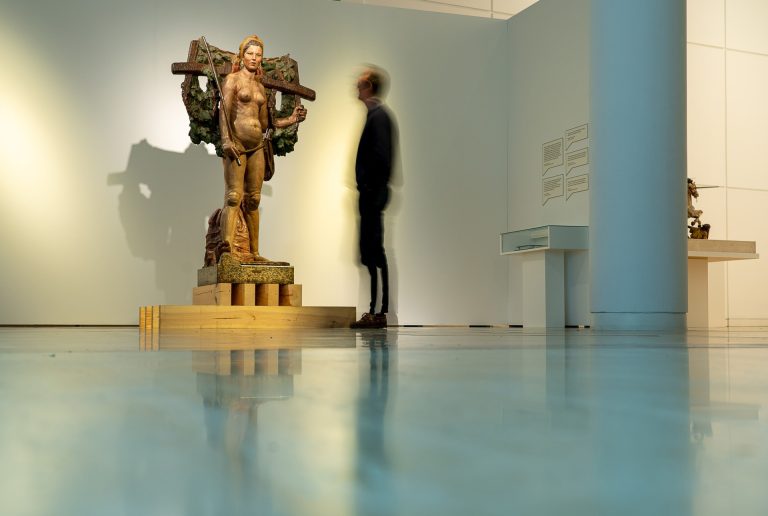 La escultura ‘A Santa’, de Asorey, será trasladada de Uruguay a Galicia y expuesta de forma permanente en Santiago