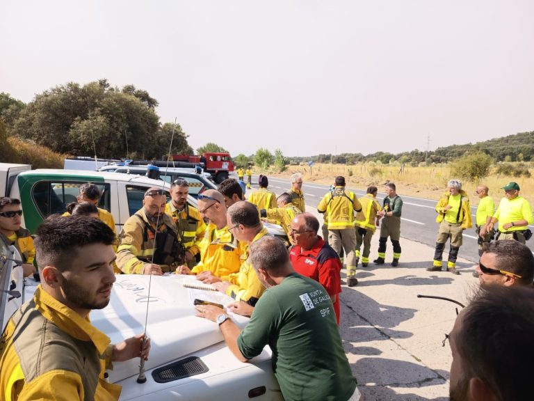 Rural.- Galicia mantiene los medios enviados a los incendios de Castilla y León tras solicitarlo la Junta