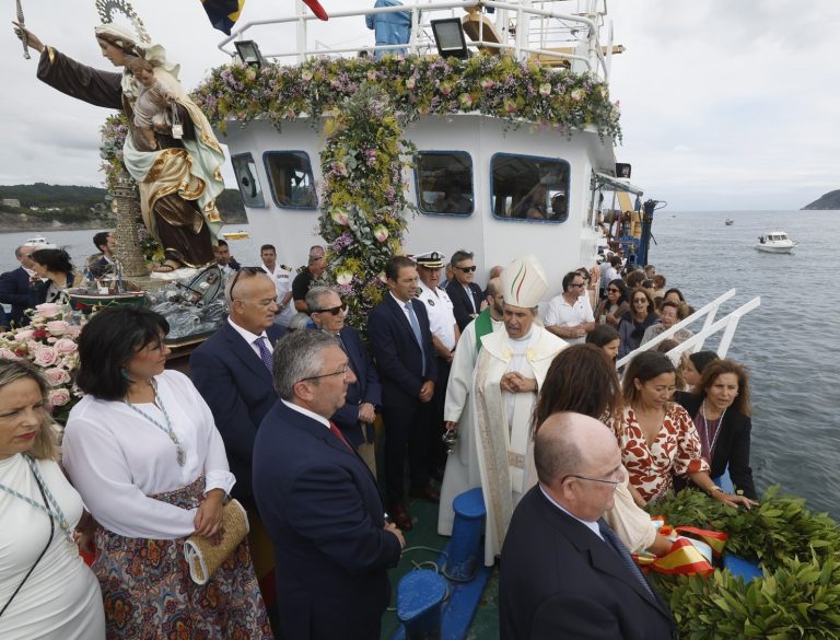 Pesca.- Celeiro (Lugo) celebra la tradicional procesión marítima de sus fiestas como homenaje al sector