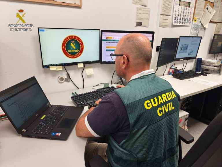 La Guardia Civil de Pontevedra destapa una ciberestafa de 12.500 euros a un vecino de Bueu con el método ‘smishing’