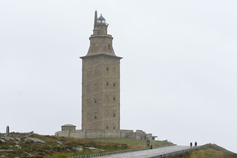 La Torre de Hércules, Monte Pindo y Fuciño do Porco, entre los 29 puntos de exclusión para el eclipse
