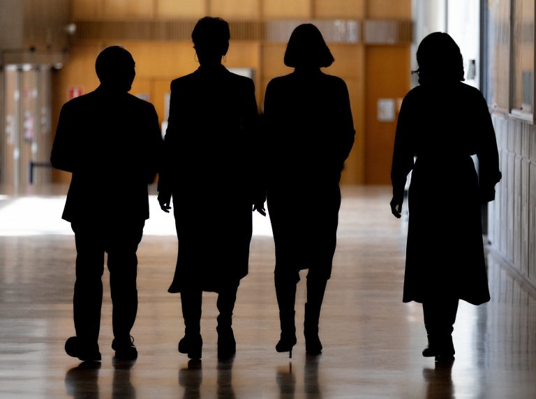 Once CC.AA., entre ellas Galicia, «bloquean» el reparto de 150 millones para contratos de profesores de universidades